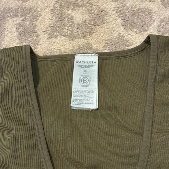 Athleta Green Sleeveless Ribbed Crop Tank Top - Picture 2 of 4